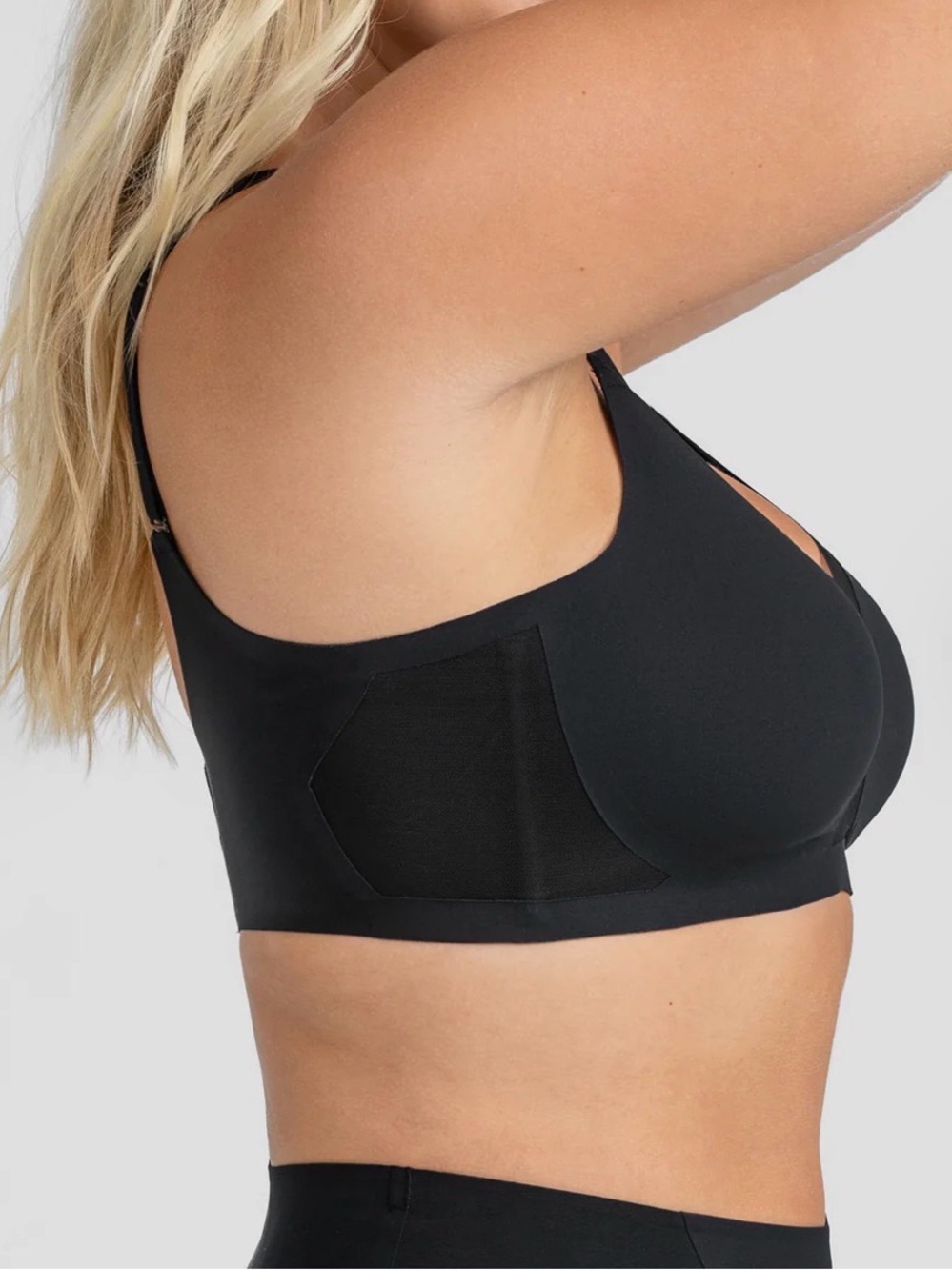Honeylove Black Seamless Wireless Bra with Sheer V-Trim - Picture 4 of 9